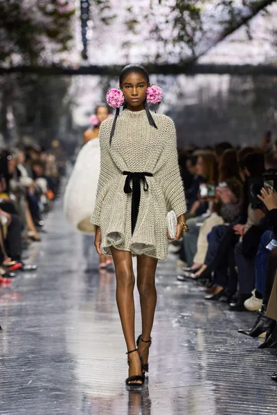 Look 17